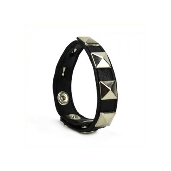 pyramid-studs-cockring Obroček z zakovicami Pyramid