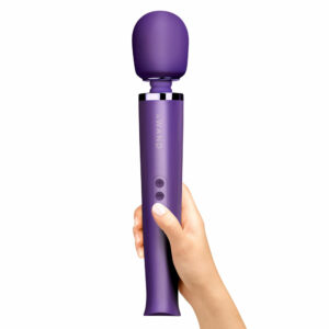Le-Wand-purple-rechargeable-massager-masazna-rocka_1 Masažer Le WandPurple rechargeable massager