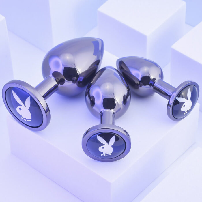 Playboy-pleasure-3-ways-metal-butt-plug-set_5 Set analnih čepov iz aluminija