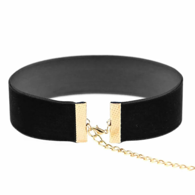 Black velvet choker