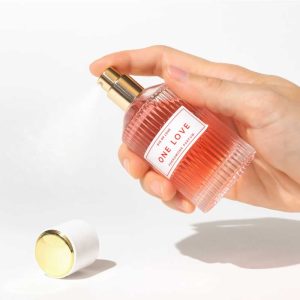 Lolita-erotic-shop-Eye-of-love-pheromone-perfum-One-love-3 V roki Attract him One Love